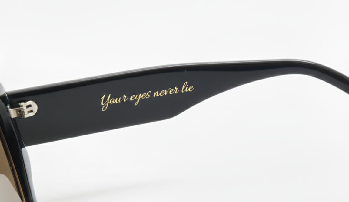 A Nossa História: Your eyes never lie.